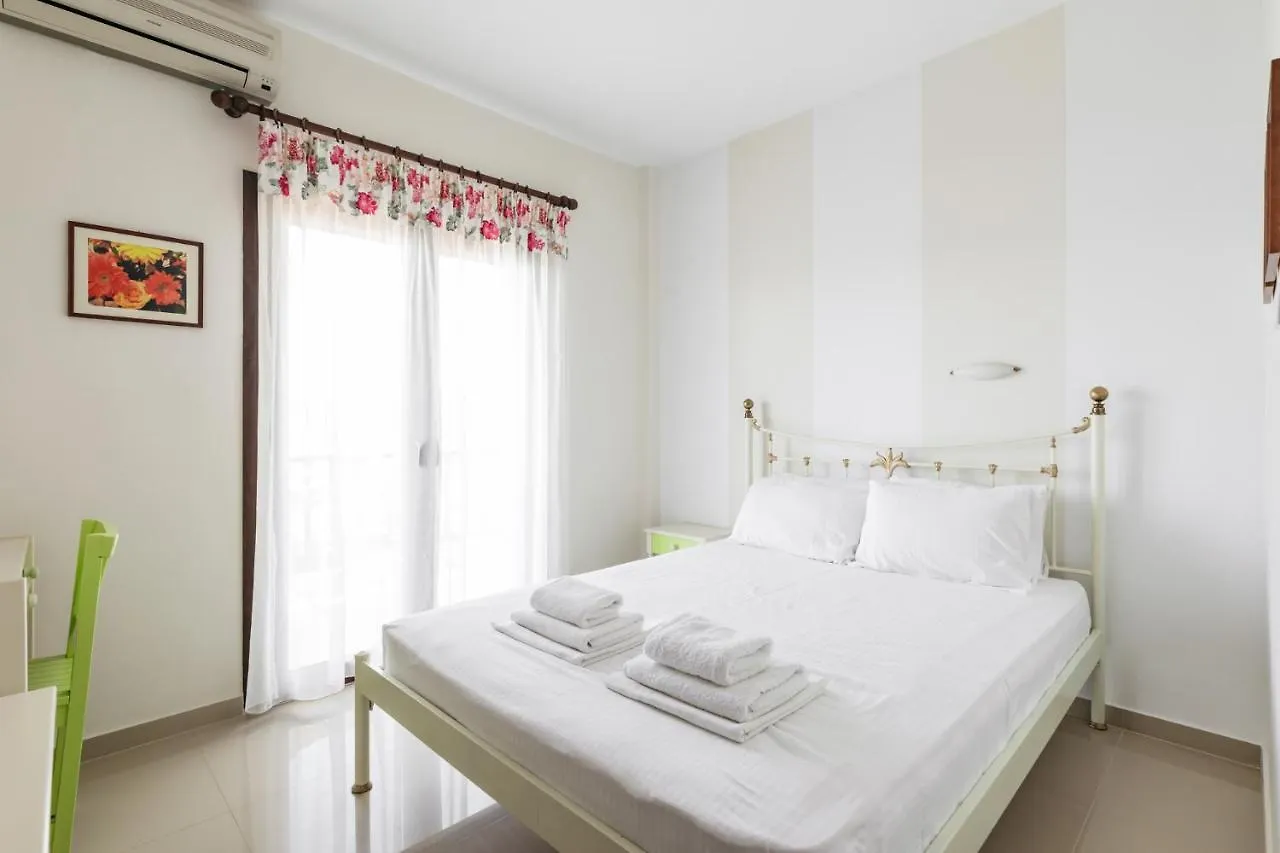 Theoxenia Apartments Ormos Panagias Penzion