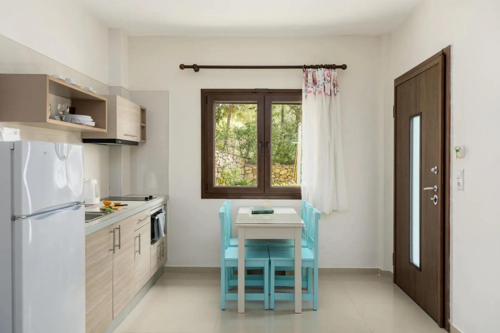 Theoxenia Apartments Ormos Panagias Guest house
